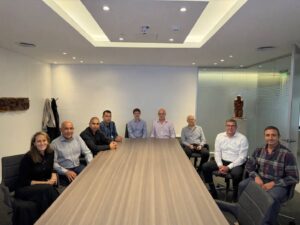 GÜENCHENEN CONFIRMA EL LEVANTAMIENTO DE 15 EQUIPOS PETROLEROS EN SANTA CRUZ