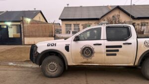 CALETA OLIVIA: ALLANAN DOS TALLERES CLANDESTINOS Y SECUESTRAN AUTOPARTES