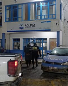 CALETA OLIVIA: MULTIPLES ALLANAMIENTOS DEJÓ UN DETENIDO, SECUESTRO DE ARMAS DE FUEGO, MOTOVEHÍCULOS Y ESTUPEFACIENTES