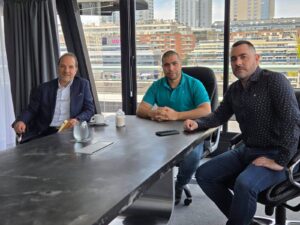 GÜENCHENEN ACORDÓ LA INCORPORACIÓN DE LOS DESPEDIDOS DE CREXELL Y LEVANTÓ EL PARO GENERAL